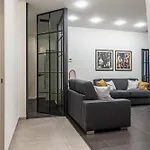 Brera - Grand With Hammam Apartament *